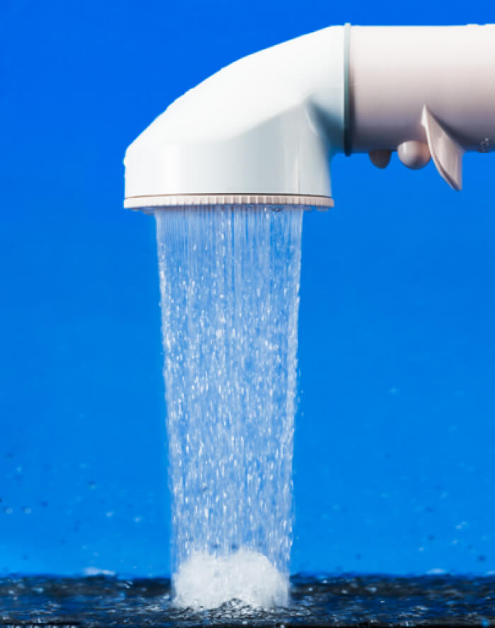 Prevent shower water splashes